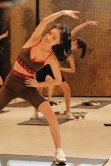 女狗的任务表(学生版)投骰子